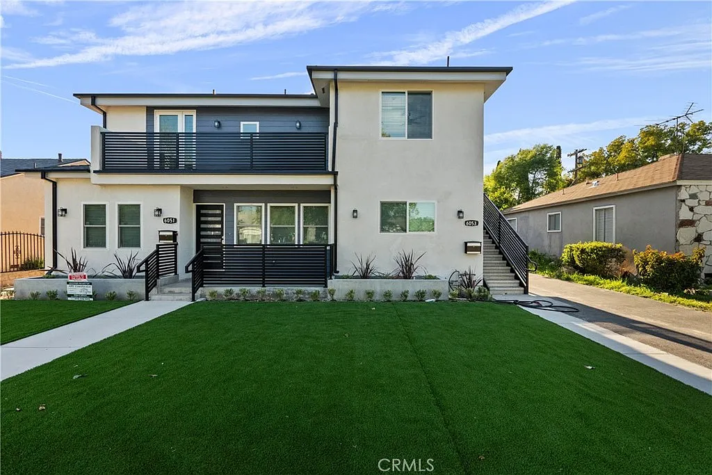 3 bed, 2.5 bath, 1998 sqft, $5,995 — Photo 1