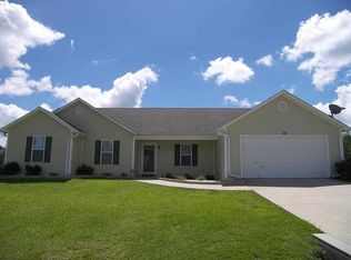 132 Camellia Creek Dr, Richlands, NC 28574