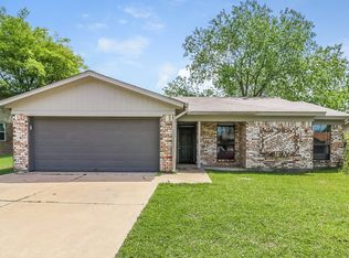 7608 Meadowlark Ln N, Watauga, TX 76148