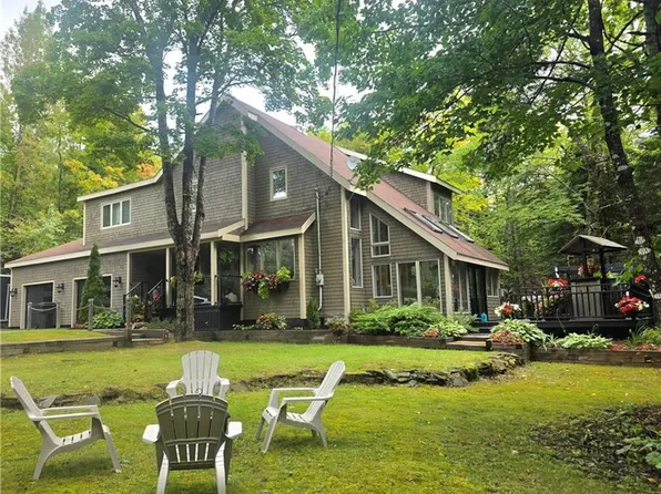352 Deerwood Dr, Hanwell, NB E3E 1C3