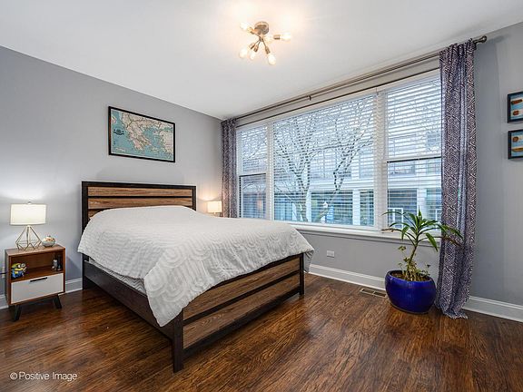 5th image of 923 N Kingsbury St #923