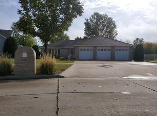 3449 Ivy Dr, Grand Forks, ND 58201
