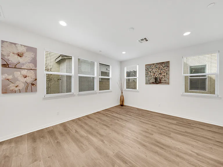 10532 Wilding Dr — Photo 18