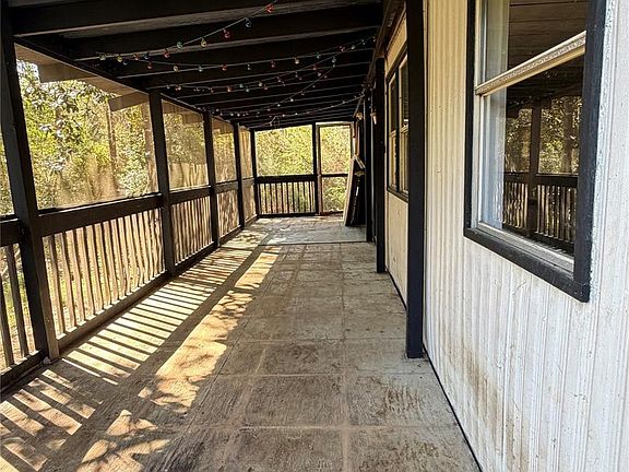 5th image of 504 Bob Wills Rd