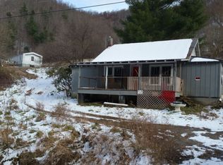 405 Sugar Hollow Rd, Roan Mountain, TN 37687