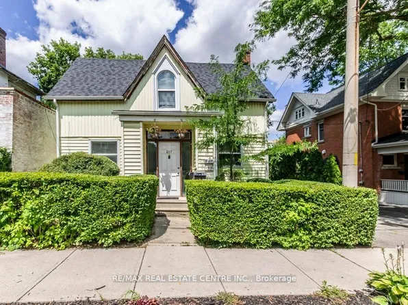 217 Queen St #215, Milton, ON L9T 1K3