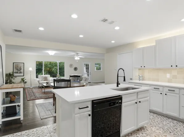 1614 MERRIFORD LN, San Antonio, TX 78209