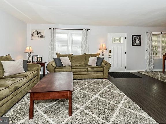 5th image of 413 Woodlawn Ave