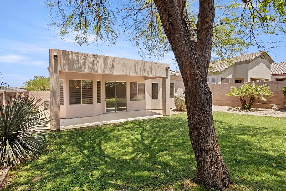 Building Photo - 10411 E Pine Valley Dr