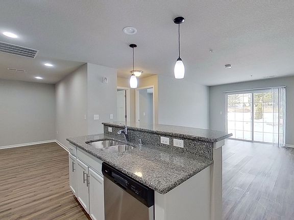4th image of 1777-1779-1815 American Eagle Dr #24
