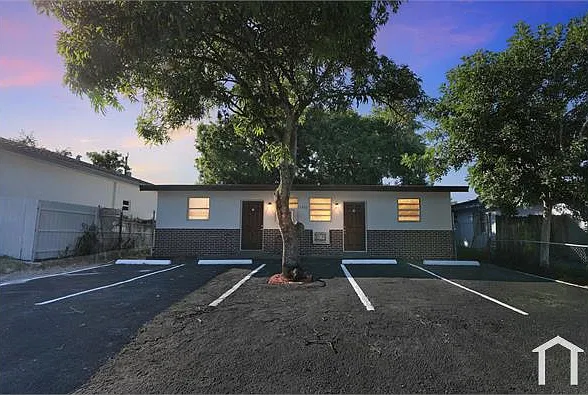 2 bed, 1281 sqft, $1,650 — Photo 2