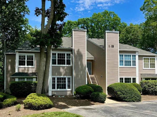 5 Pheasant Meadow Dr, Absecon, NJ 08205