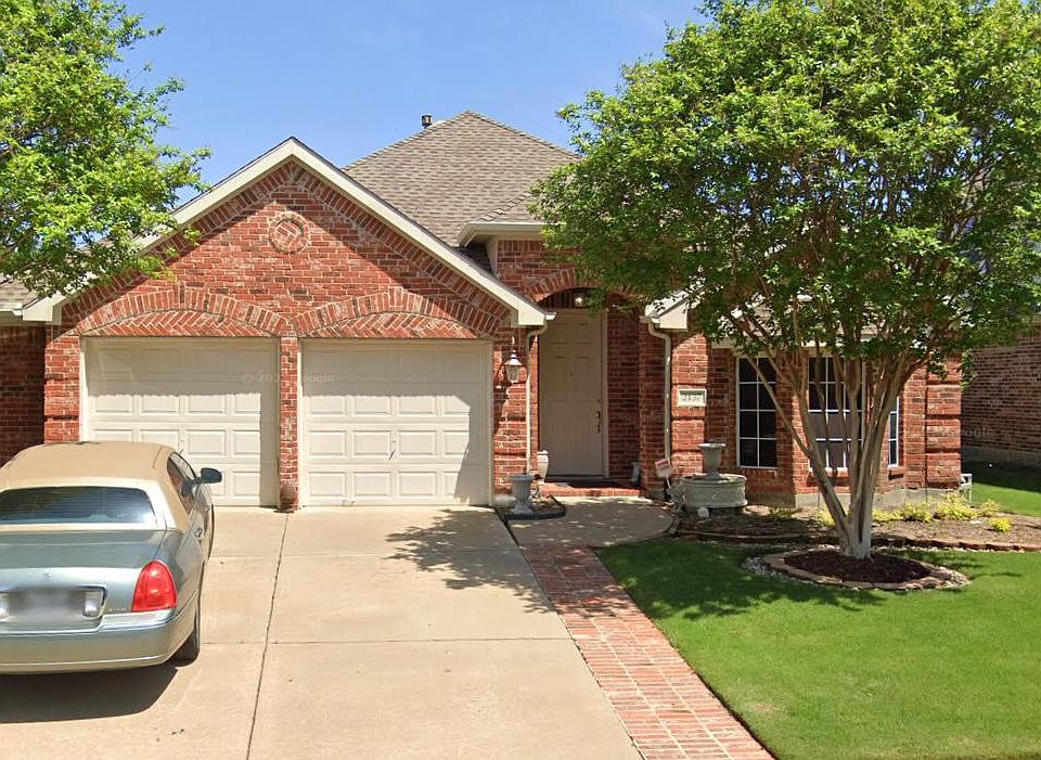 1st image of 2437 Deerwood Dr