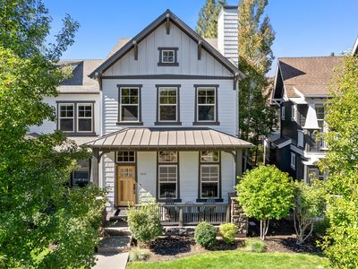 2641 Crossing Dr, Bend, OR, 97703