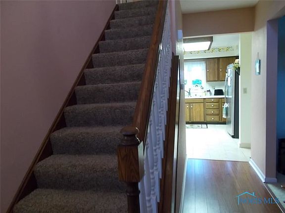 3rd image of 915 Doris Dr