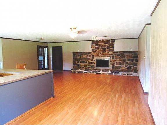 4th image of 223 Renaway Dr