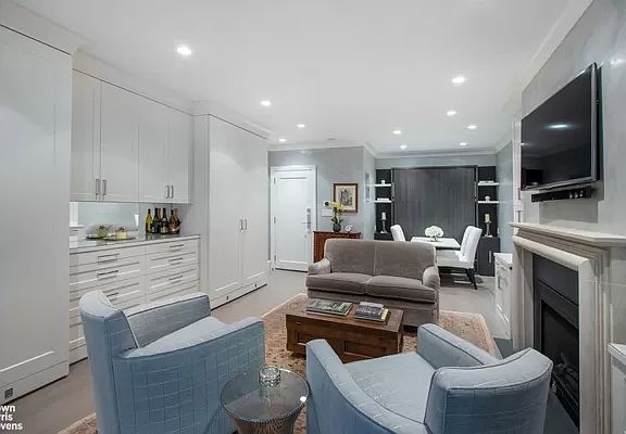 5th image of 132 W 78th St APT 2