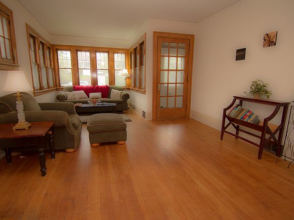 2nd image of 1704 Bush Ave