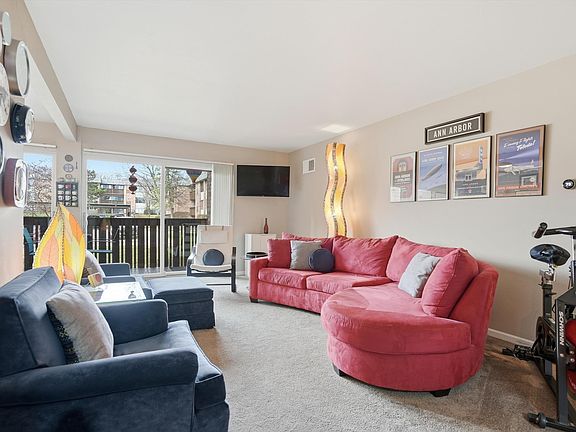 2nd image of 1265 S Maple Rd APT 206