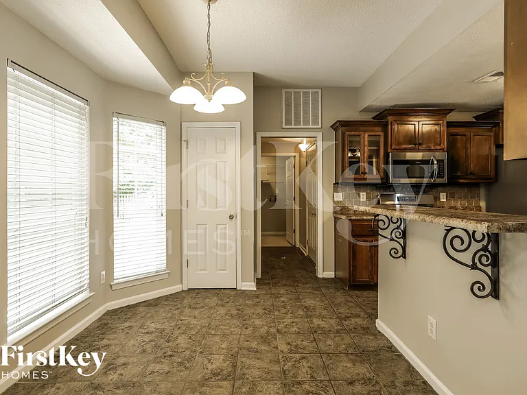 3021 Bowron Rd — Photo 5