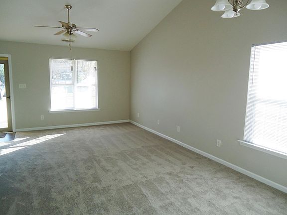 4th image of 23 N Sussex Dr