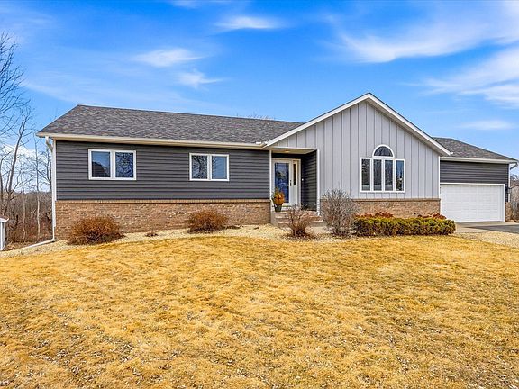 3rd image of 707 Erickson Ct