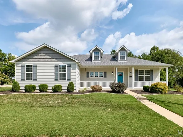 327 E 4th St, Waterloo, IL 62298