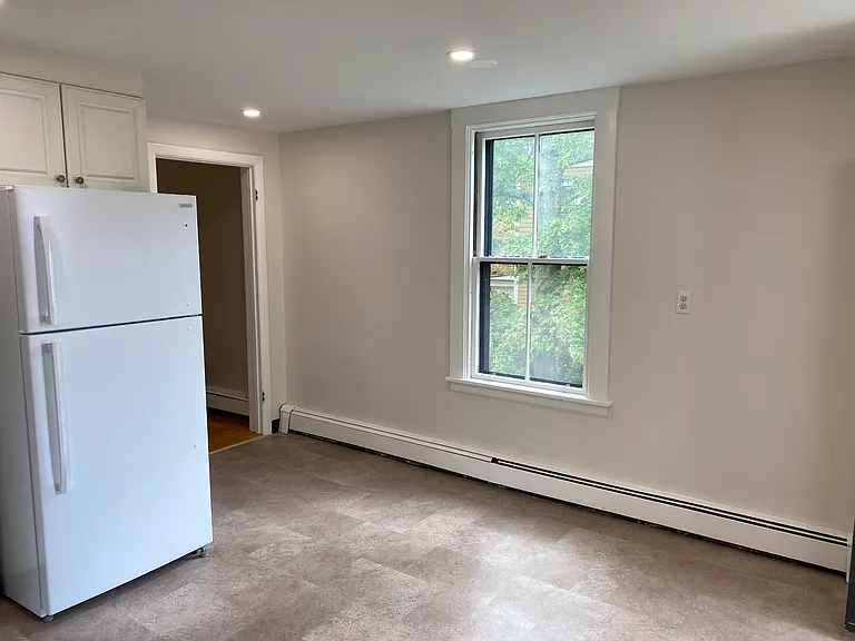 9 Ellsworth Ave #2 — Photo 6