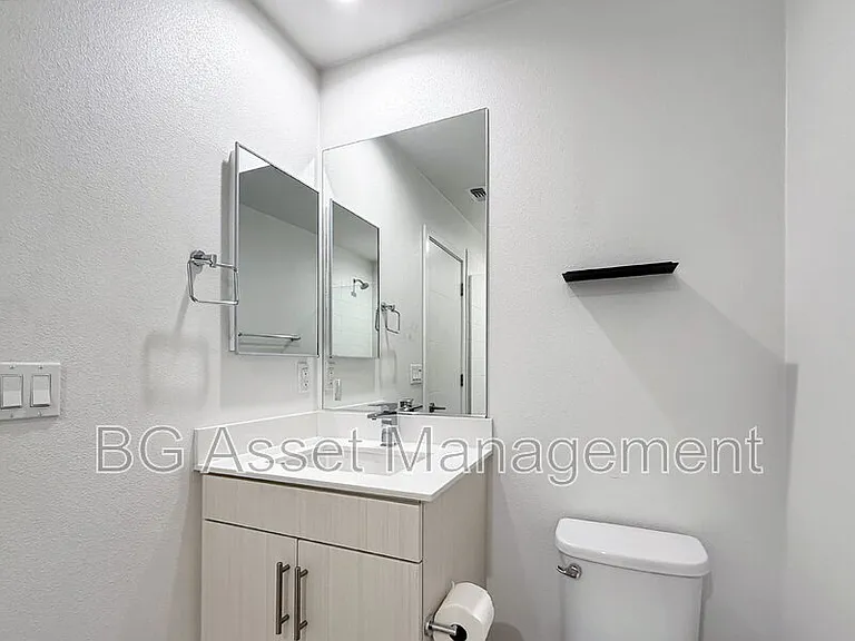 3909 Wattling St — Photo 4