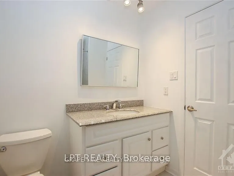 121 Erin Cres — Photo 22