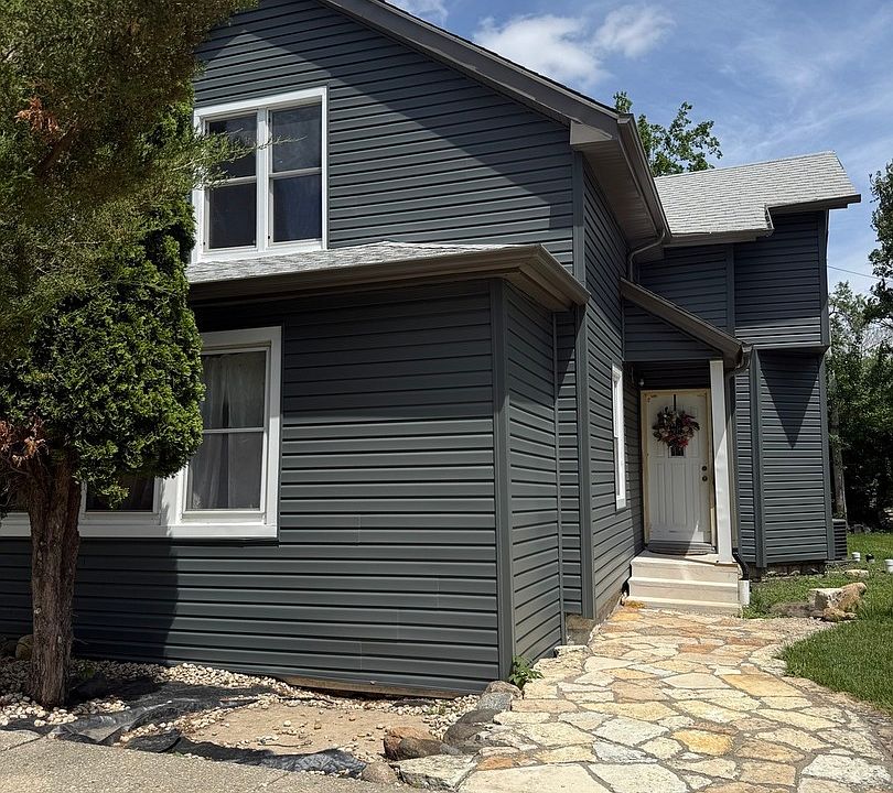 2nd image of 204 Iowa Ave