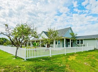 241 Coastal Wildwood Dr, Rockport, TX 78382