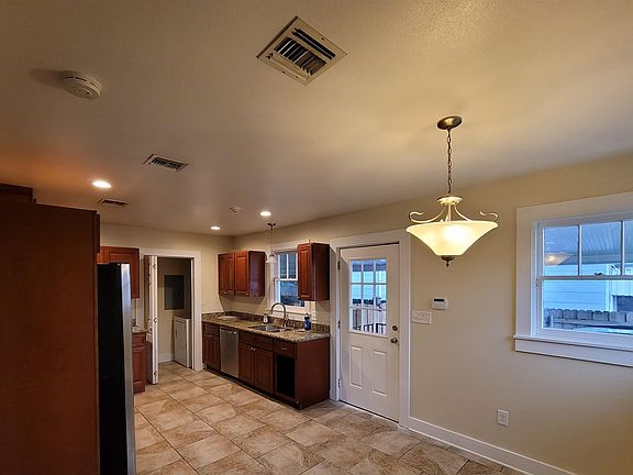 2nd image of 324 Chennault St