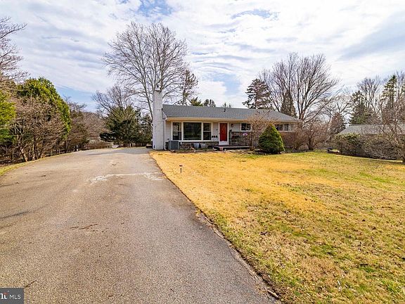 2nd image of 16 War Admiral Ln