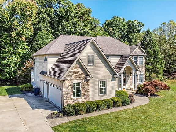 3rd image of 10969 Stonewycke Dr
