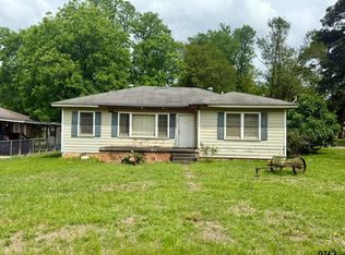 233 S Chalk St, Joaquin, TX 75954