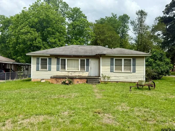 233 S Chalk St, Joaquin, TX 75954