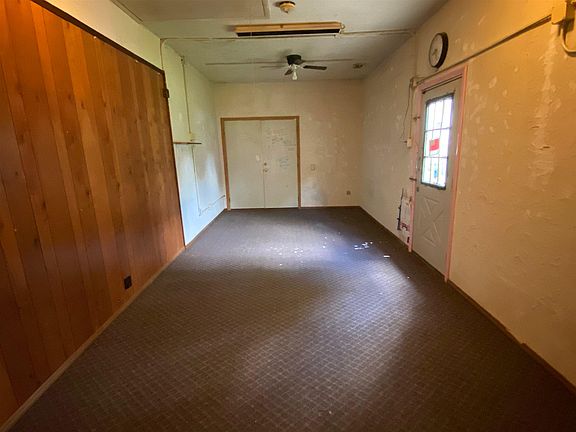5th image of 1121 S Burlington Dr