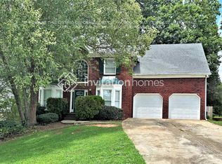 1015 River Overlook Dr, Lawrenceville, GA 30043