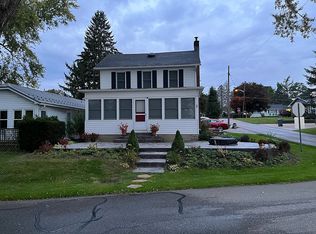 121 Lakeside Dr, Edinboro, PA 16412