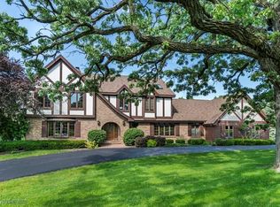 7514 Bonnie Ridge Rd, Crystal Lake, IL 60014