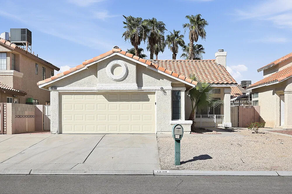 3 bed, 2.0 bath, 1238 sqft, $1,990 — Photo 1