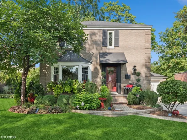 582 S Stratford Ave, Elmhurst, IL 60126