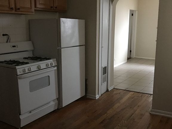 4th image of 3838 S Sacramento Ave #1F