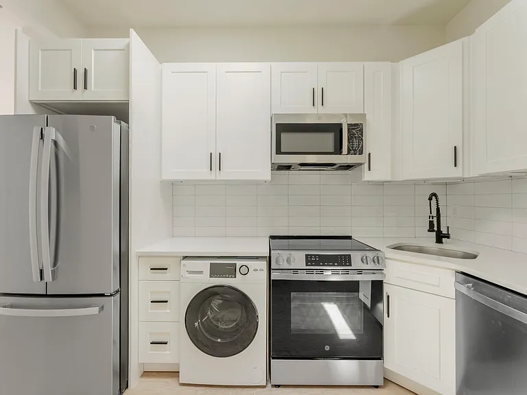 2111 Regent Pl #2F — Photo 5