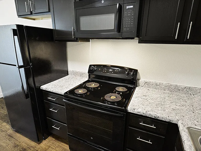 Metro Apartments at Wood River — Photo 21