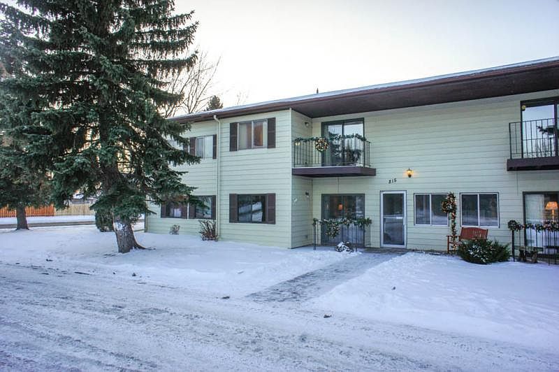 1st image of 815 32nd Ave N