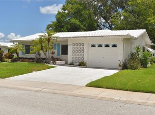 9639 Mainlands Blvd E, Pinellas Park, FL 33782