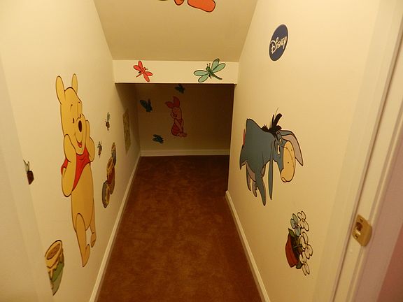 3rd image of 4 Rose Hill Dr