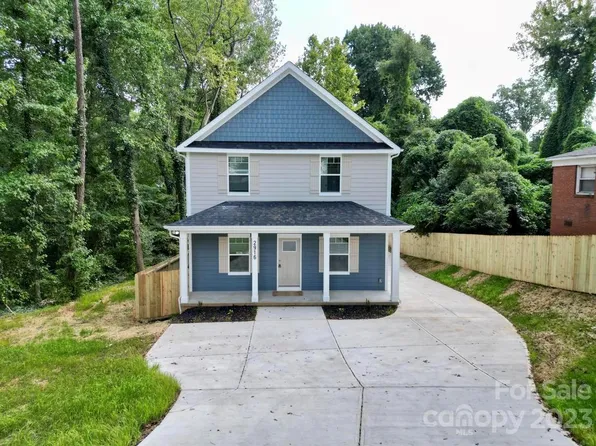 2916 L D Parker Dr, Charlotte, NC 28206